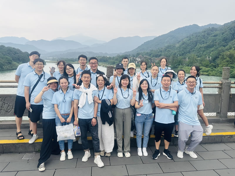 綿陽市先鋒醫(yī)療器械有限公司團建之旅：共赴都江堰，凝聚先鋒之魂3.jpg