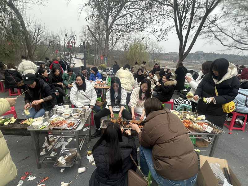 綿陽市先鋒醫(yī)療器械有限公司—— 慶?！?.8婦女節(jié)”，共赴燒烤盛宴，致敬巾幗風(fēng)采1.jpg