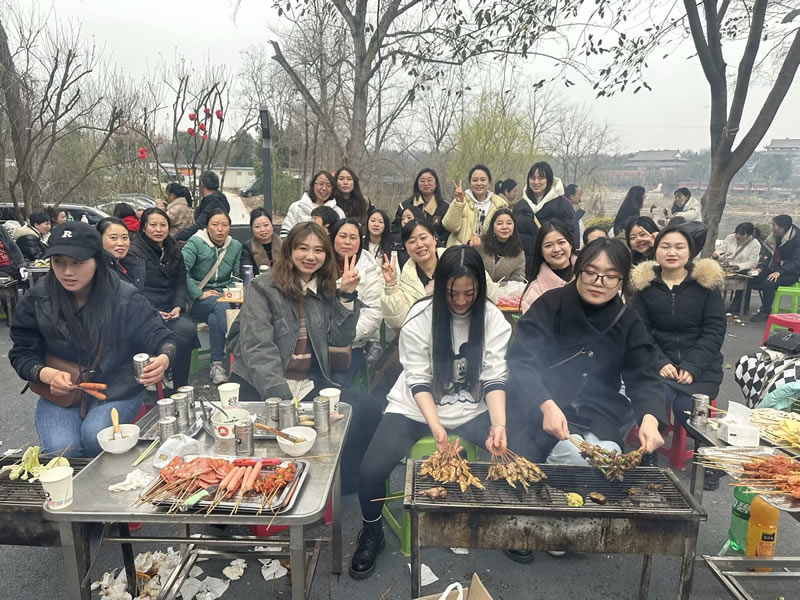 綿陽市先鋒醫(yī)療器械有限公司—— 慶?！?.8婦女節(jié)”，共赴燒烤盛宴，致敬巾幗風(fēng)采2.jpg